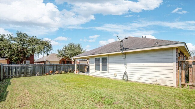 Building Photo - 17231 Hollow Sands Ct