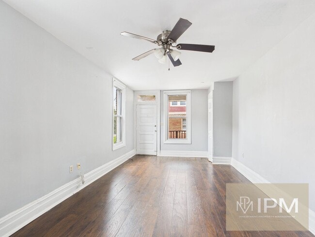 Building Photo - Available Now! Spacious 5 Bedroom, 1 Bath ...