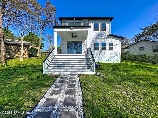 Building Photo - 2121 Broadwater Dr