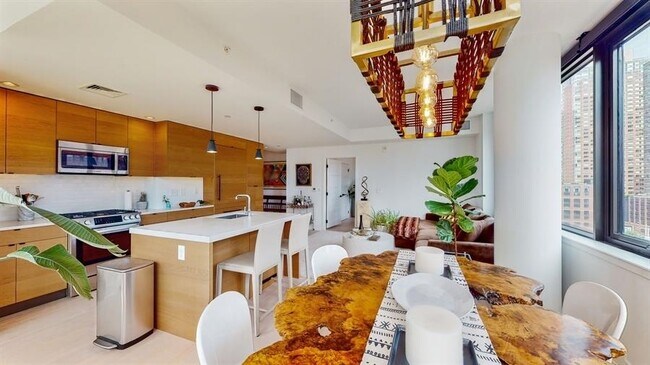 Building Photo - 10 Provost St