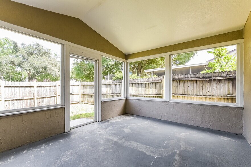 Building Photo - 1060 Covington St