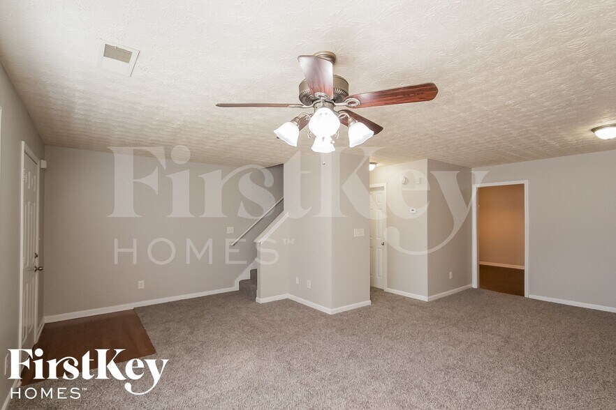 Building Photo - 6104 Ruth St SW