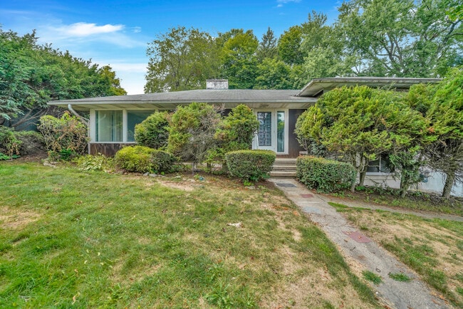 Primary Photo - 855 Cooke St