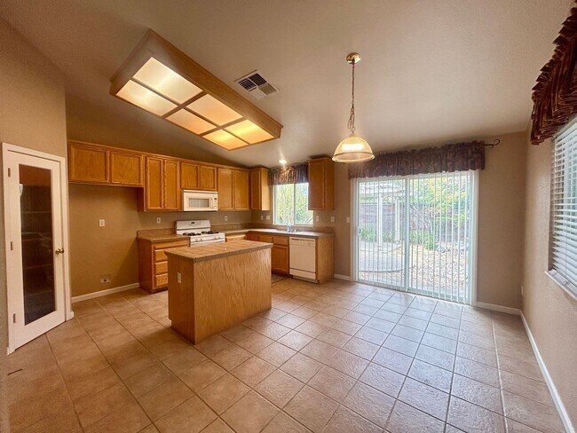 Building Photo - 9871 Tarzo Way