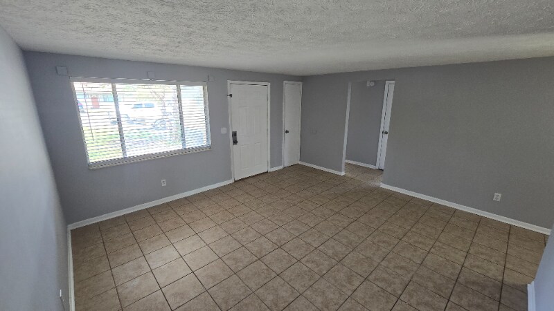 Building Photo - 825 Bradley Cir