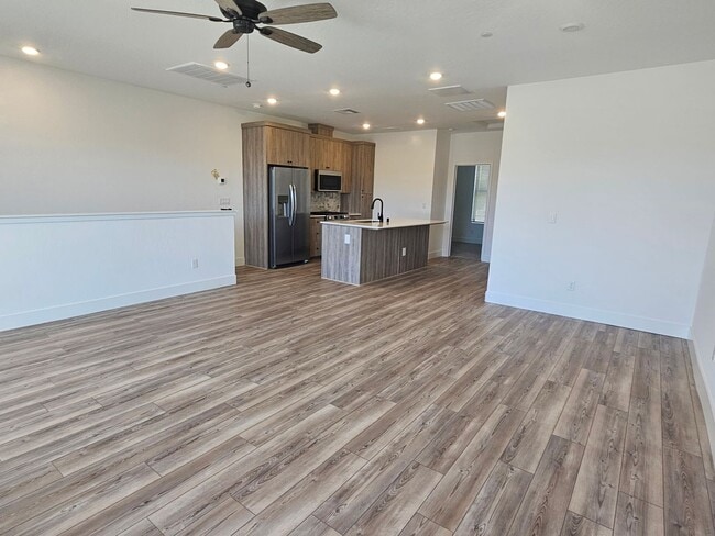 Building Photo - COMING SOON! Gorgeous 3/2 Town Home in Clovis with Solar!