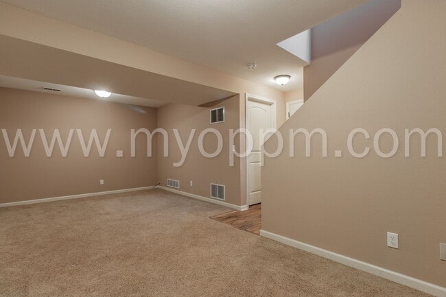 Building Photo - 14452 Knudsen St