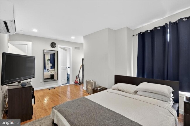 Building Photo - 1241 S 28th St