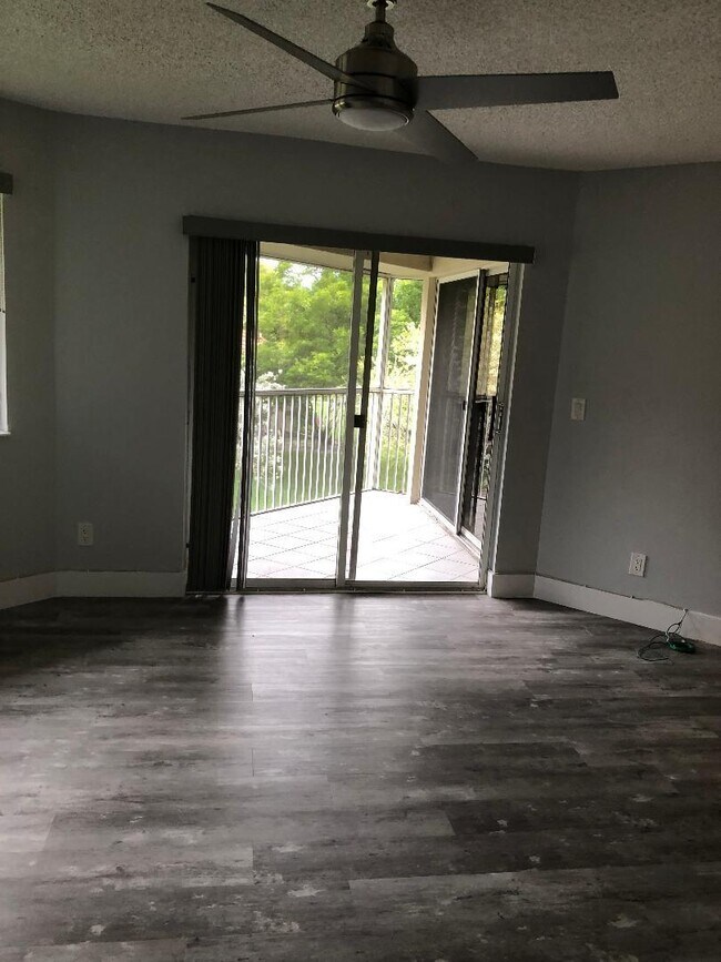 Building Photo - 9322 NW 9th Pl