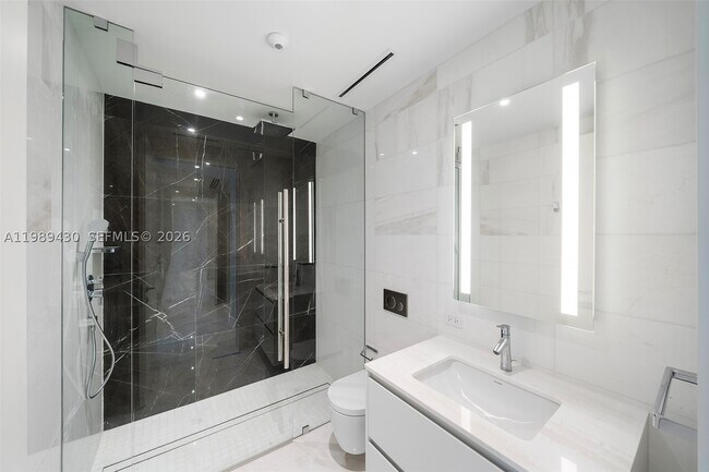 Building Photo - 300 Biscayne Blvd