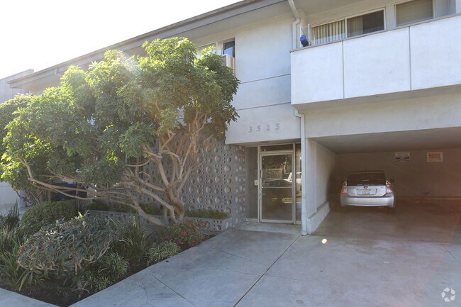 Jasmine Apartments - 3525 Jasmine Ave
