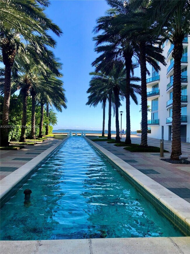 Building Photo - 1331 Brickell Bay Dr