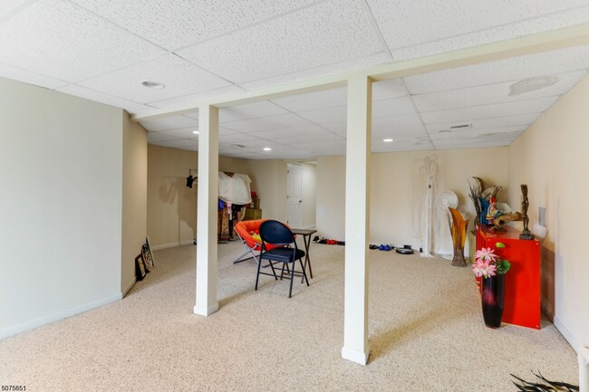 Building Photo - 376 Summerhill Dr