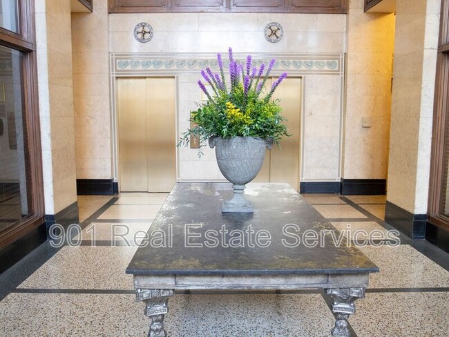 Building Photo - 66 Monroe Ave