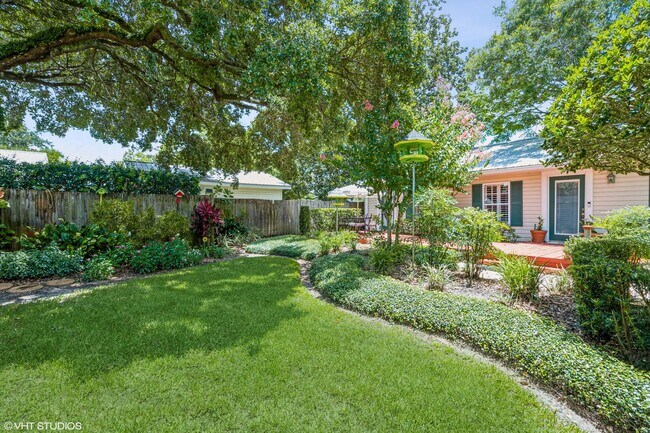 Building Photo - Spacious Cottage in College Park