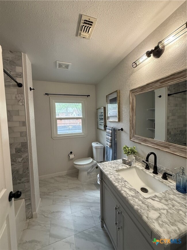 Building Photo - 1428 Lee St