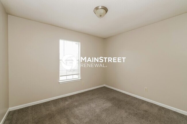 Building Photo - 3 Bedroom Pet-Friendly Home in Memphis, TN with Main Street Renewal