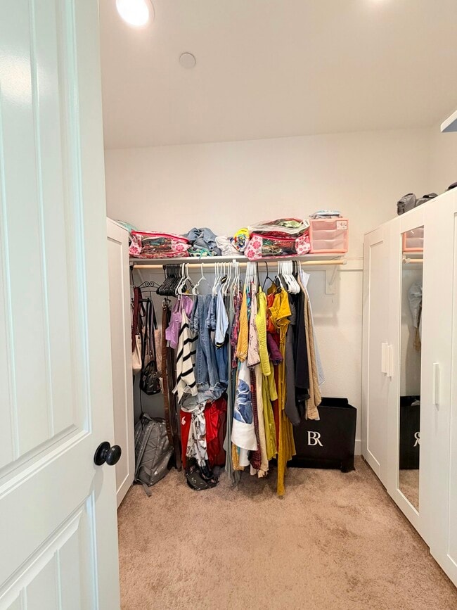 Building Photo - 1676 S Central Pkwy