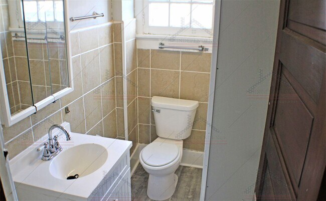 Building Photo - Updated Single Family Home in Montgomery C...