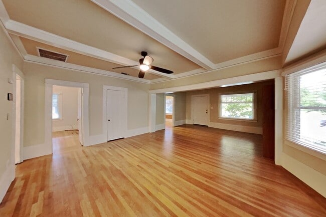 Building Photo - Charming Lank Park Bungalow