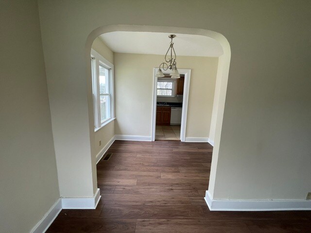 Building Photo - 1805 Dimple Ct