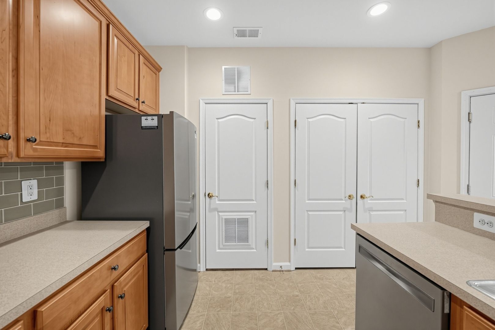 Building Photo - 1504 Sapphire Ct