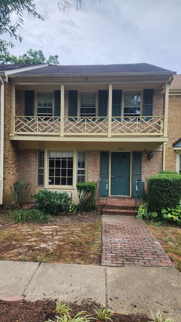Primary Photo - Spacious Arlington TH Near Ballston Metro!
