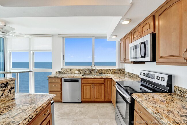 Building Photo - 1360 S Ocean Blvd