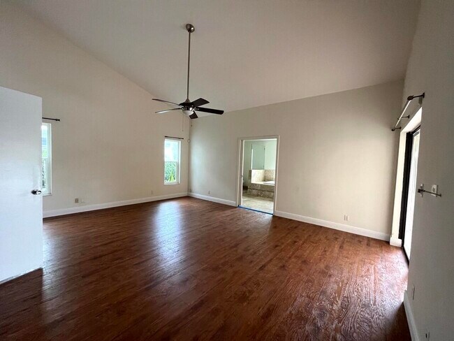 Building Photo - 4020 NW 24th Terrace