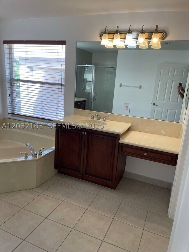 Building Photo - 17404 SW 47th Ct