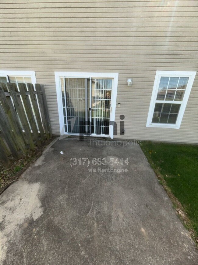 Building Photo - 2871 S Walnut Street Pike