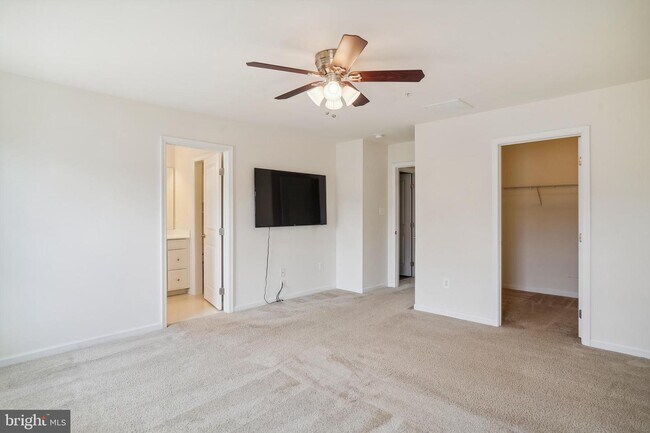 Building Photo - 5934 Jefferson Commons Way