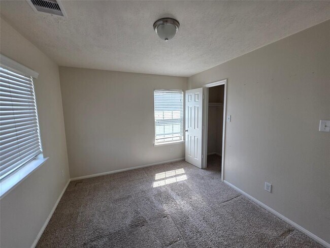 Building Photo - 22023 Cascade Hollow Ln