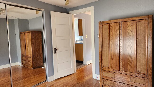 Building Photo - 228 S Church St