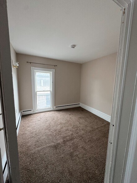Building Photo - 158 Christiana St
