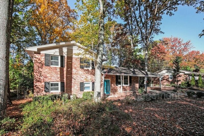 Building Photo - 916 Tanglewood Dr