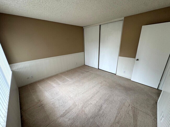 Building Photo - 7313 Unicorn Cir