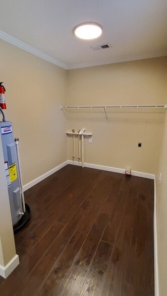 Laundry Room - 149 Davis Ln