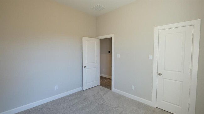 Building Photo - 302 Pure Parsley Path