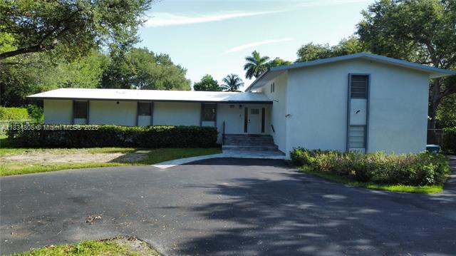 Building Photo - 9811 SW 96th St