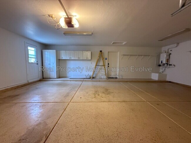 Building Photo - 1234 W Remington Dr