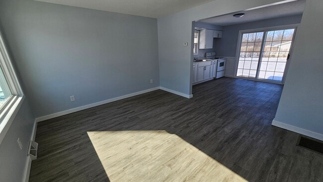 Building Photo - 1303-1305 Wolford Rd