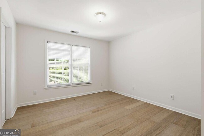 Building Photo - 1702 Clay Brooke Ct SE