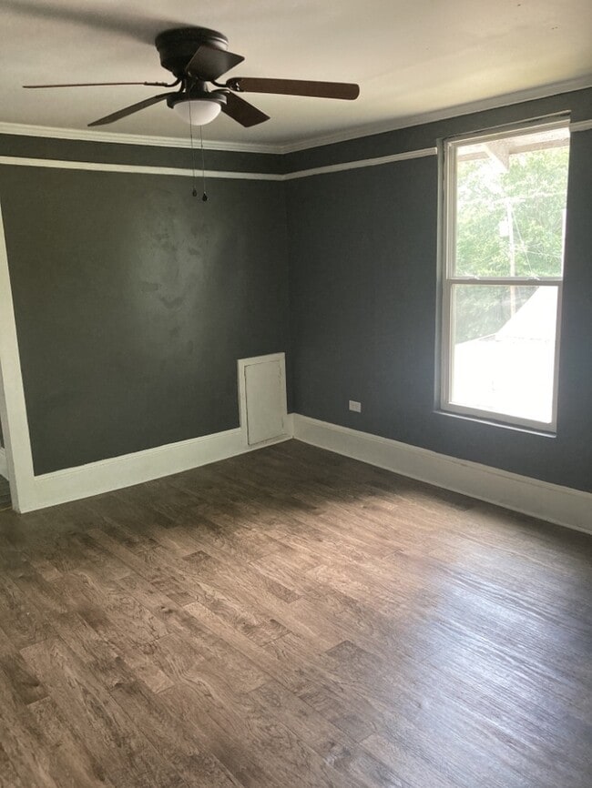 Building Photo - 505 Chiquola Ave