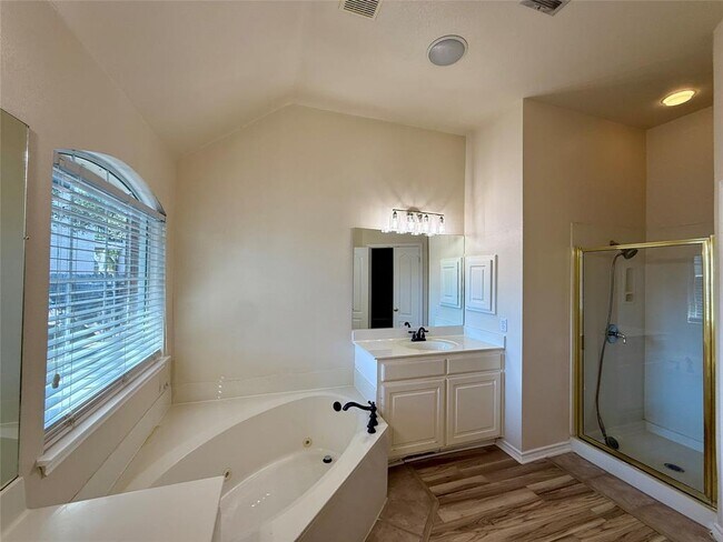 Building Photo - 1424 Redden Cove