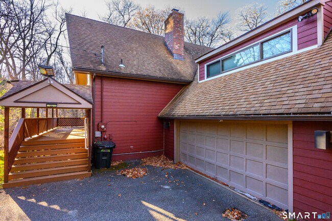 Building Photo - 7 Candleview Dr