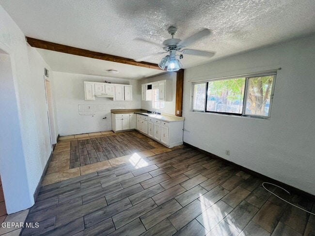 Building Photo - 129 Tassie Way