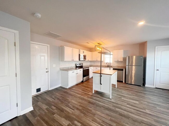 Building Photo - 103 Brinkleys Ln