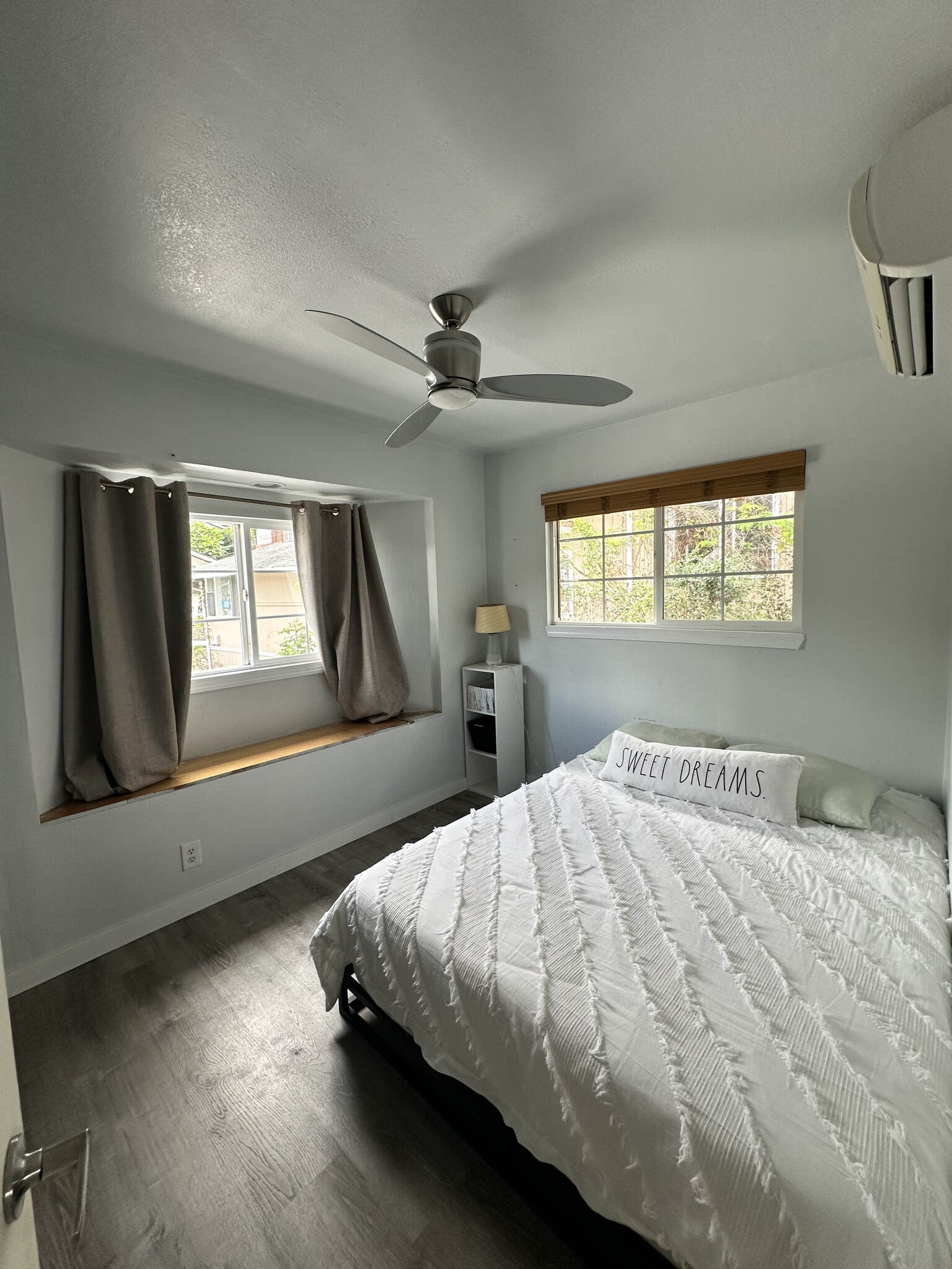 Building Photo - 1574 Wailele St