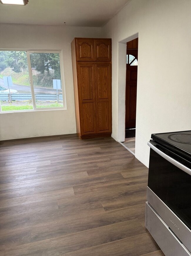 Building Photo - Spacious Two-Story with Country Kitchen and Low-Maintenance Yard